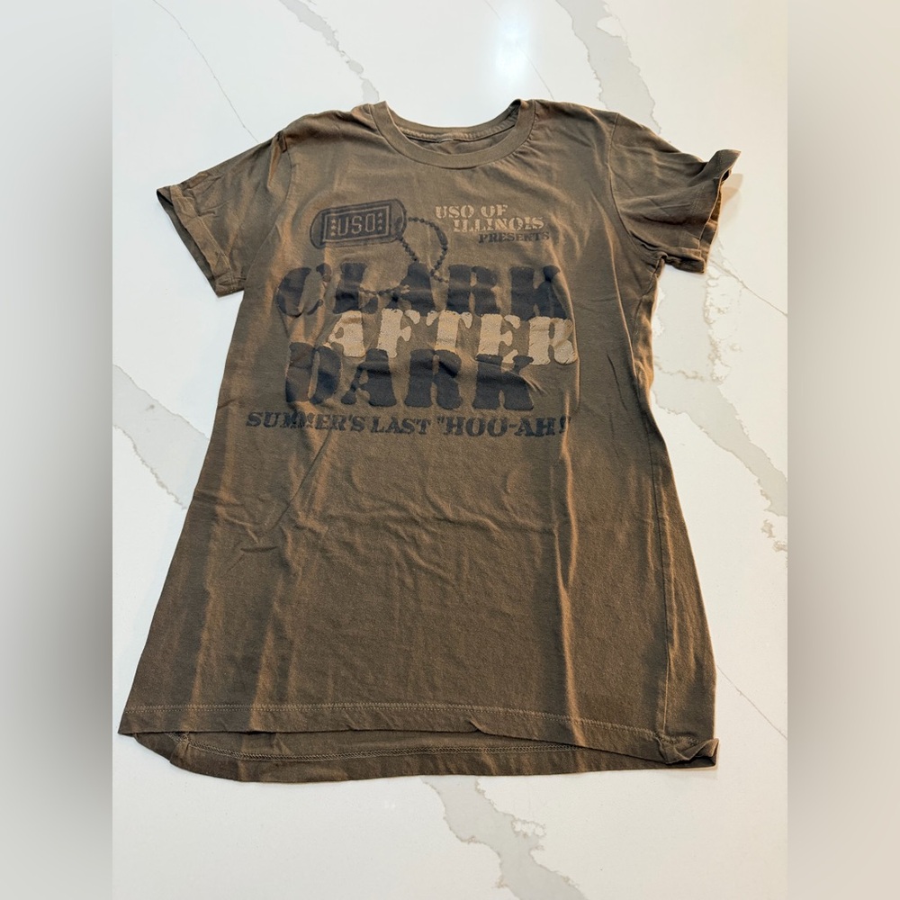 USO of Illinois Grunt Style Graphic Crewneck Tee in Olive Brown size small